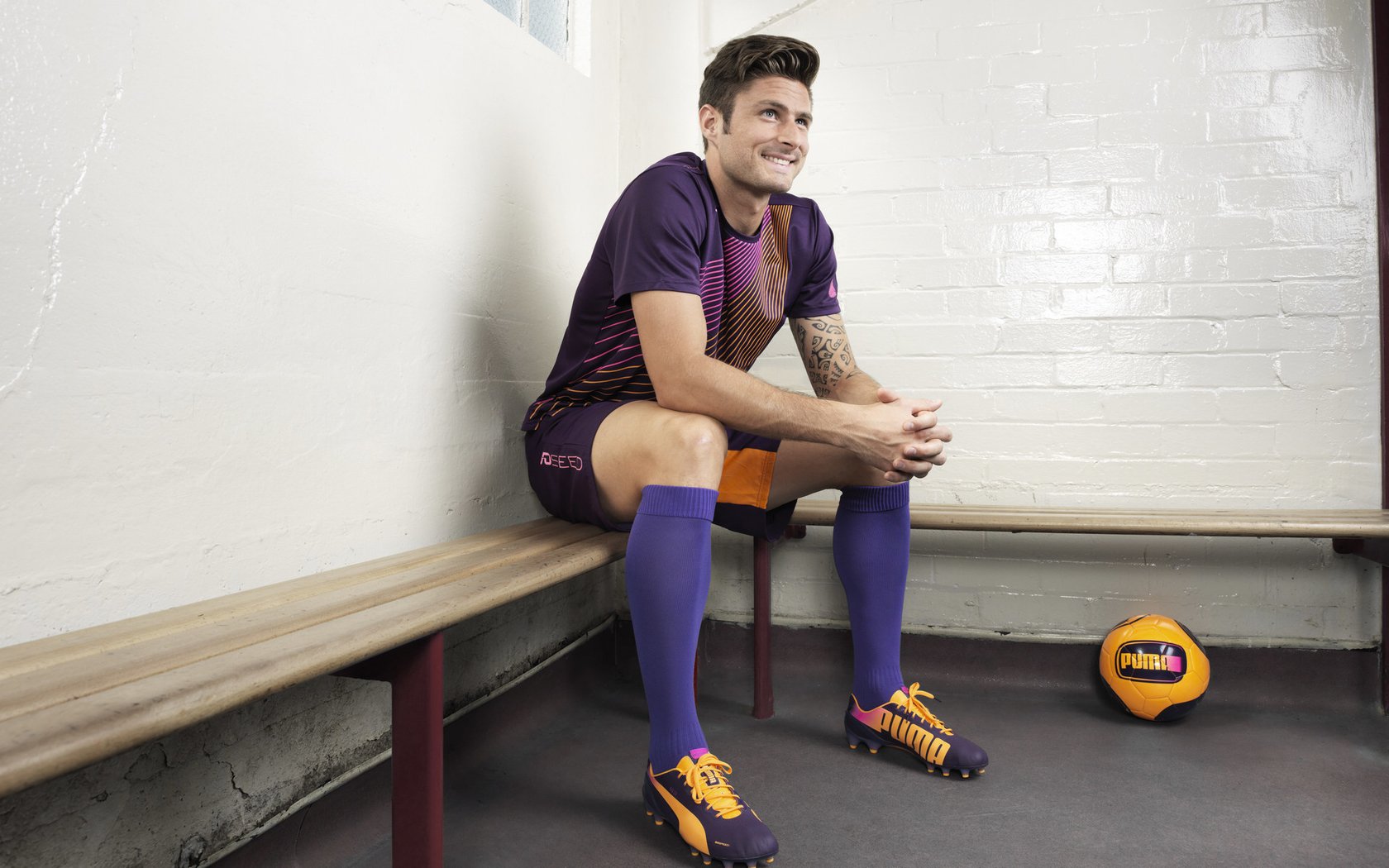 基层足球场地不足制约发展速度，足球场地建设情况汇报材料